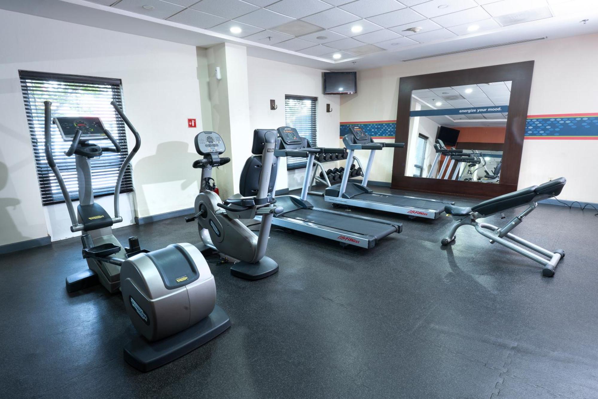 Hotel Hampton By Hilton Guadalajara-aeropuerto 3*