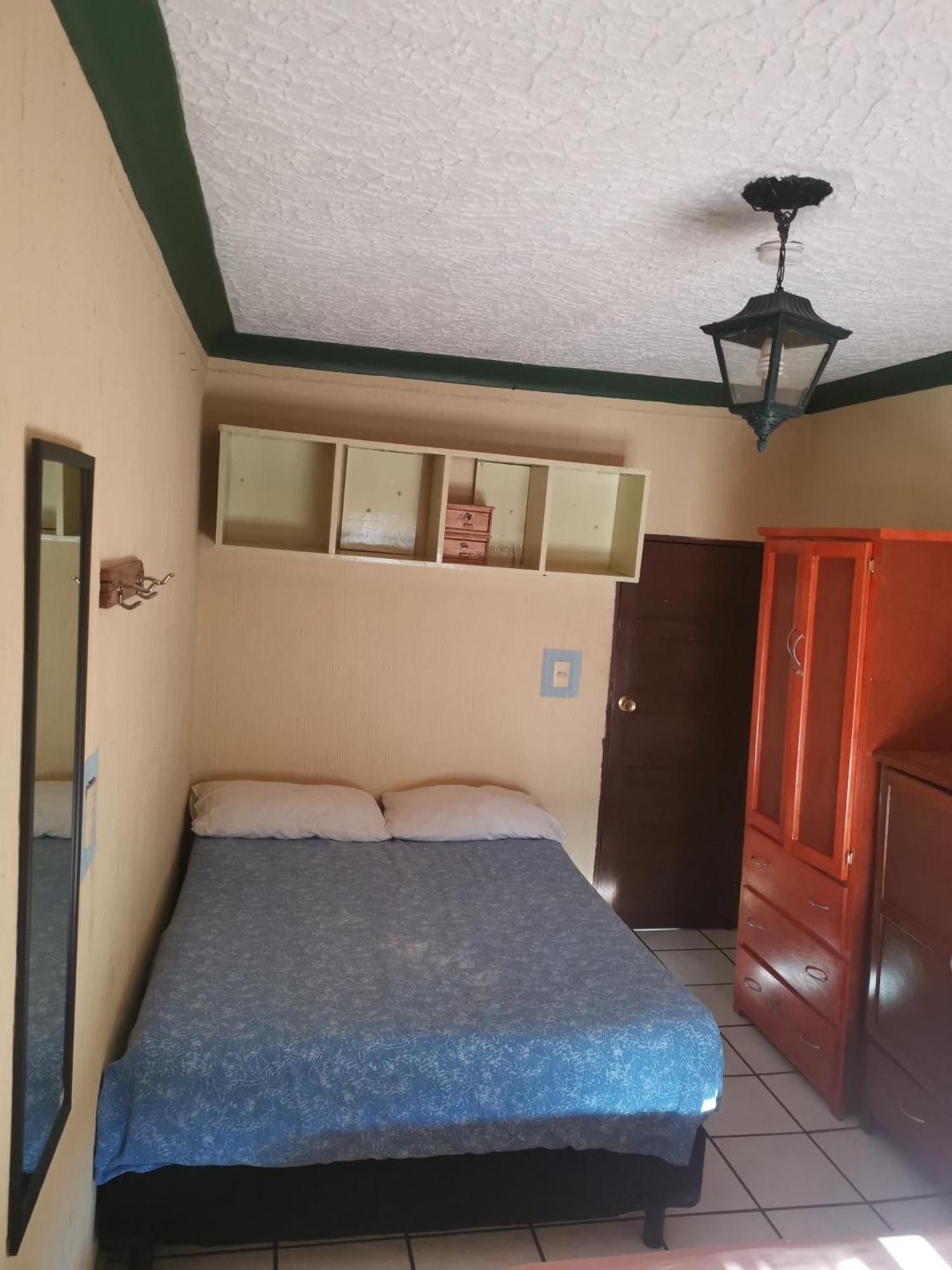 Guest house Hostal Guadalajara *