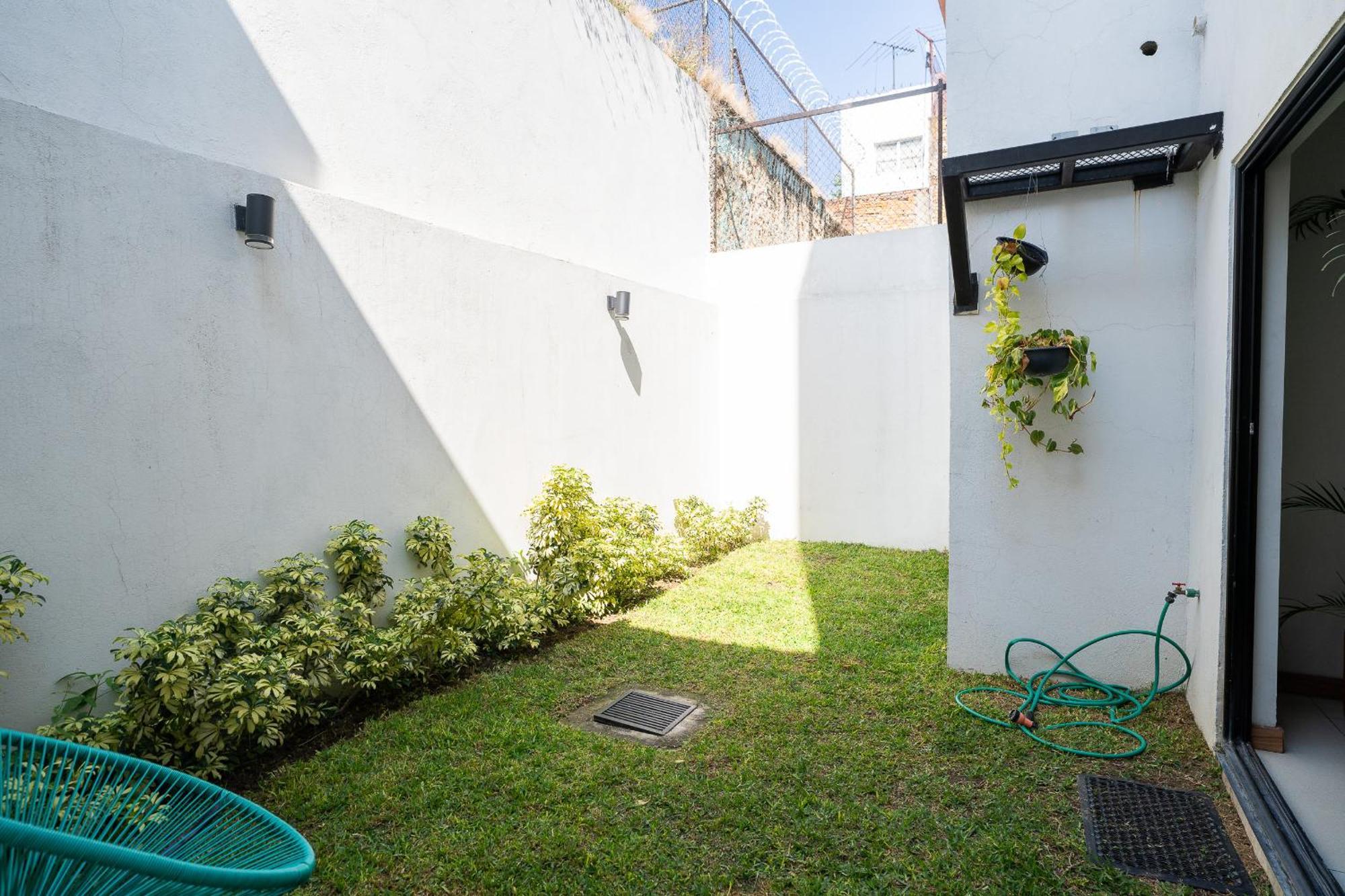 A 5 Cuadras Del Consulado Comodo Departamento Familiar Con Patio Trasero Apartment