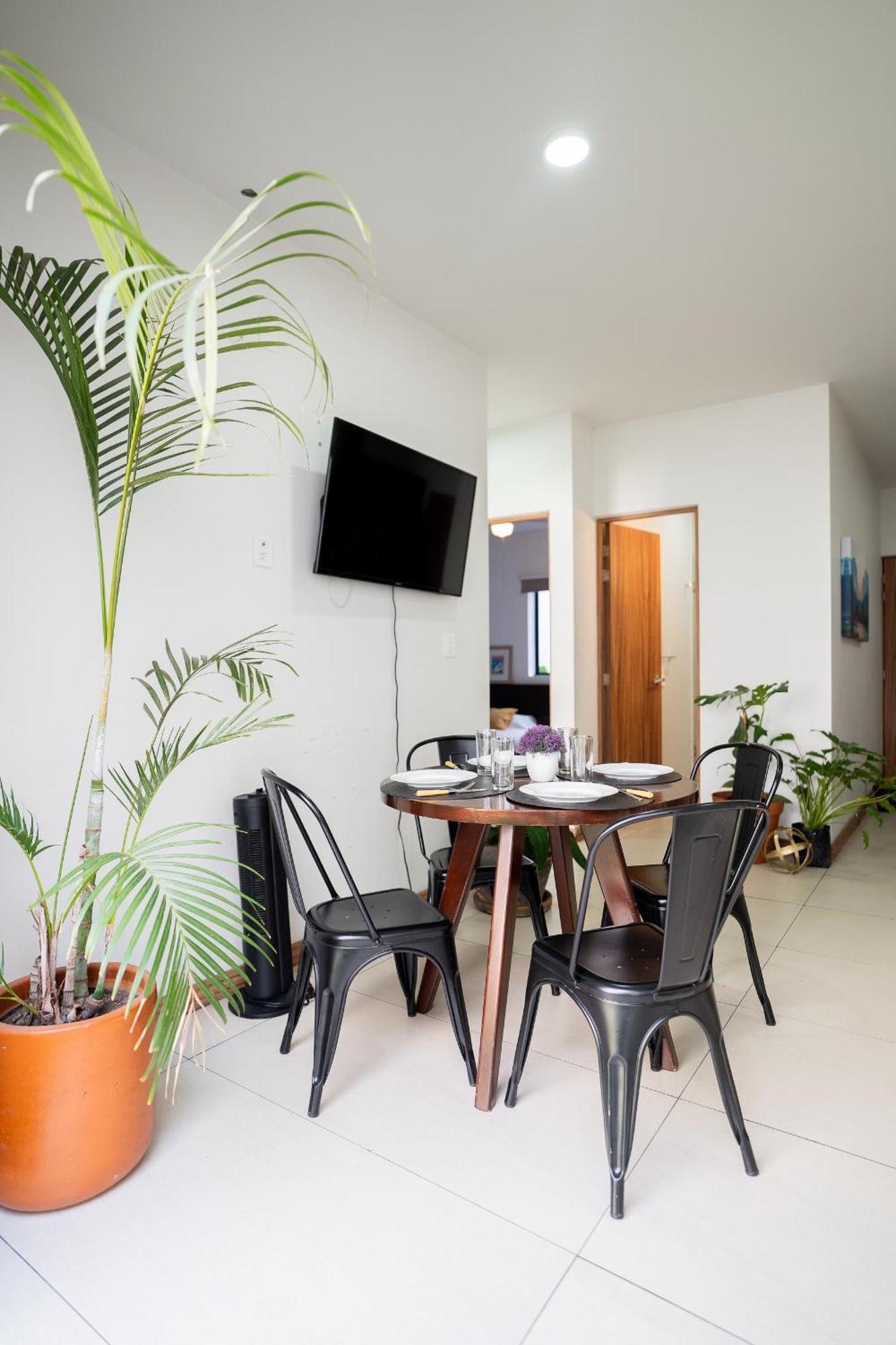 A 5 Cuadras Del Consulado Comodo Departamento Familiar Con Patio Trasero Apartment *
