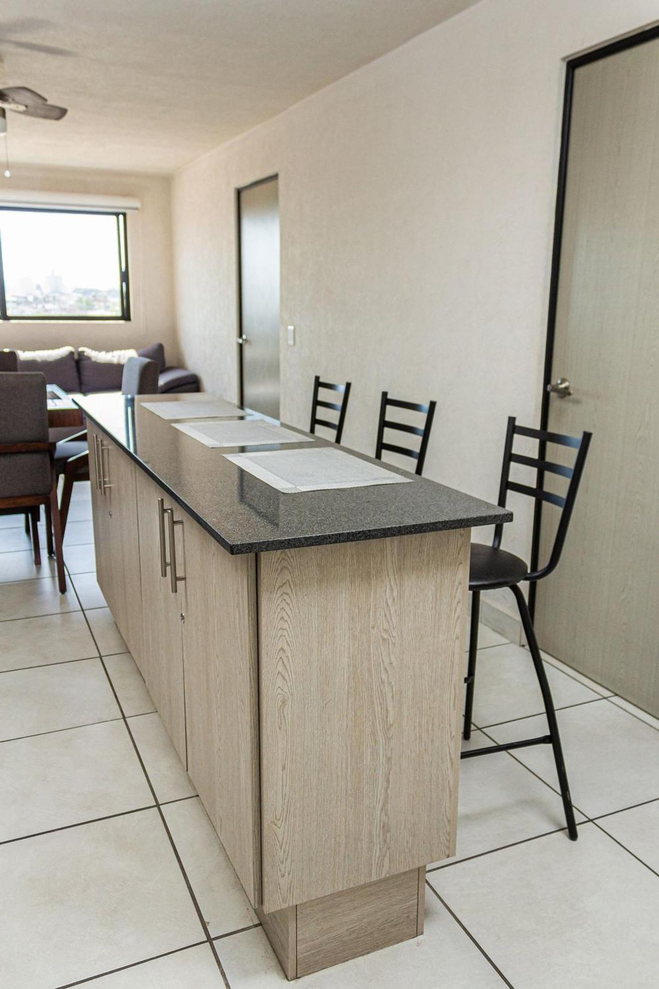 Apartment Centrico Cerca De Imss H Civil Y Cucs *