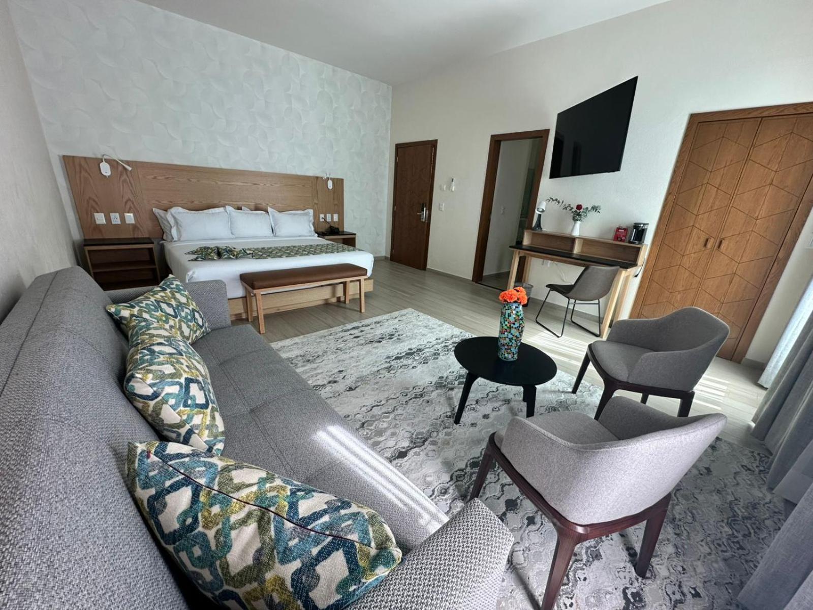 Fch Minerva-cas Hotel *