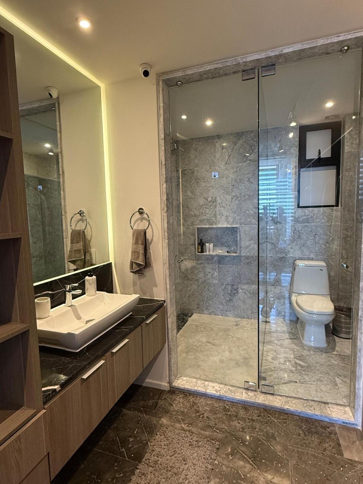 Loft-piscina-gym-ludoteca