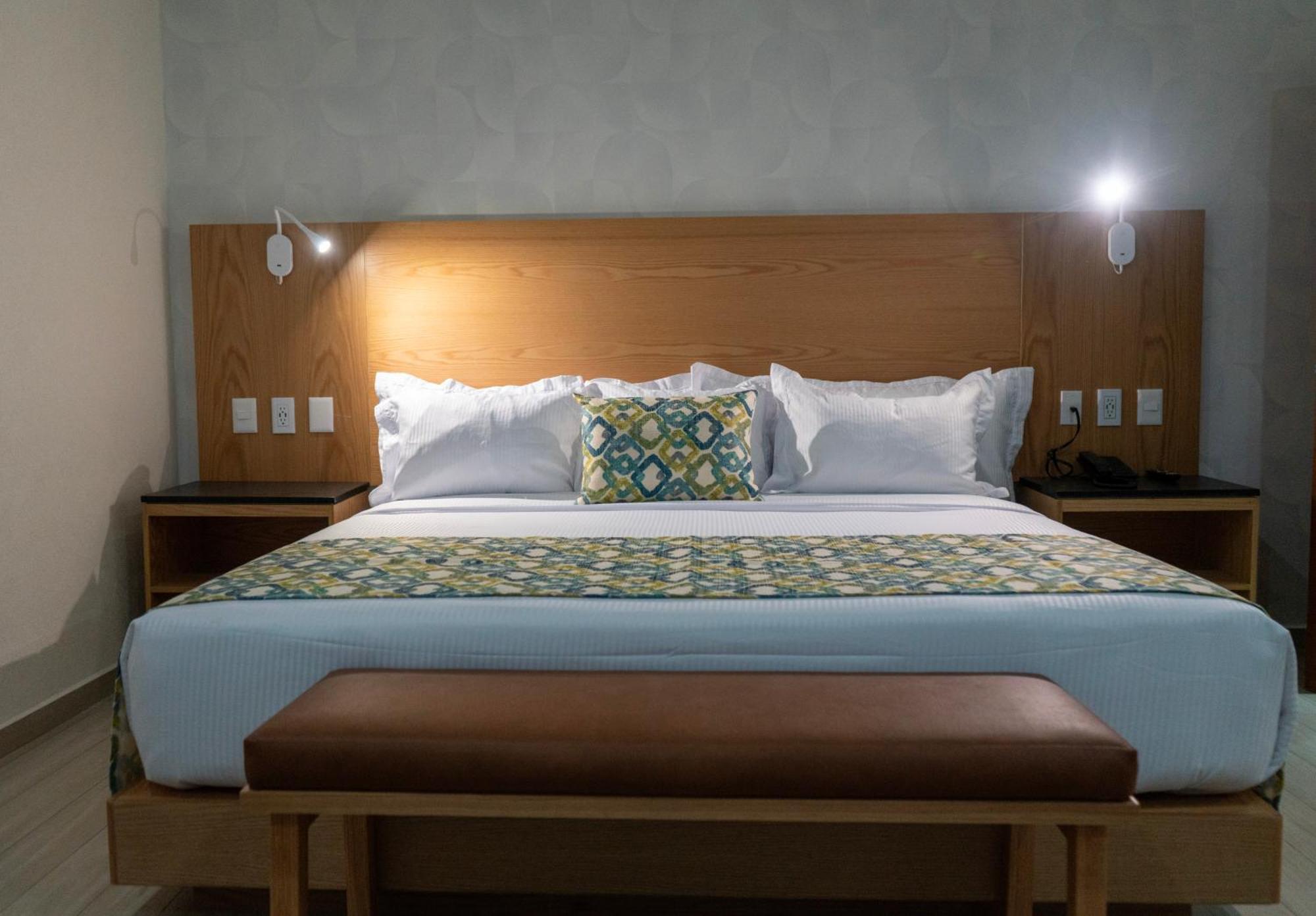 Fch Minerva-cas Hotel *