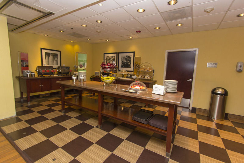 Hampton By Hilton Guadalajara-aeropuerto 3*
