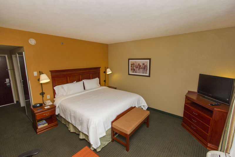 Hotel Hampton By Hilton Guadalajara-aeropuerto