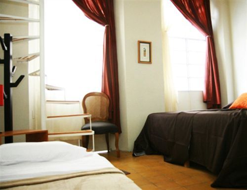 Lit Hostel *