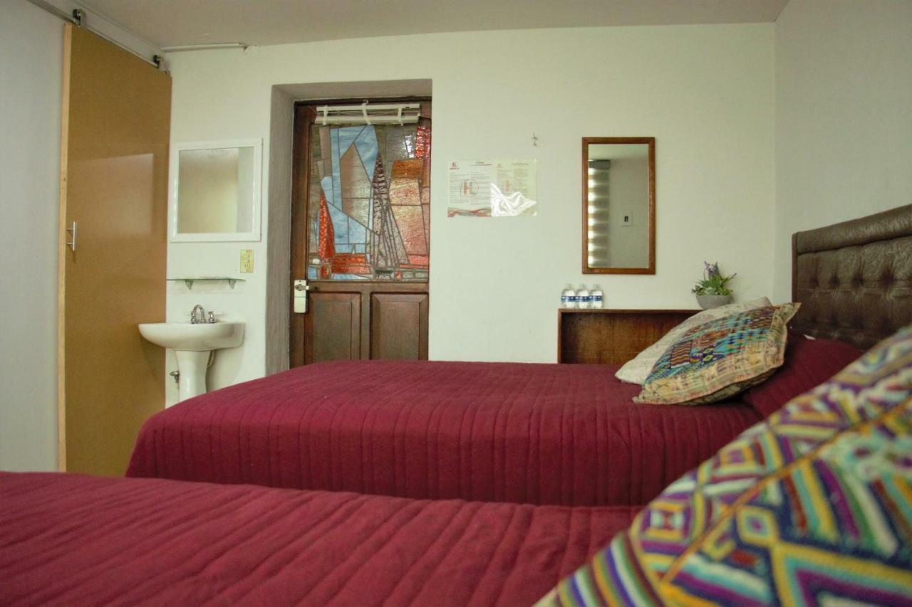 Hostel Lit