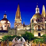 Hotel Plaza Bandera Revolucion