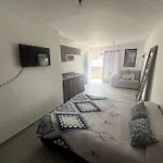 Pequeno Y Sencillo Loft Para Dos
