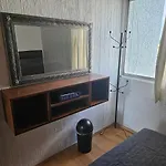 Departamento En Condominio Acacias, Al Lado De El Hard Rock