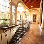 Casa Pedro Loza