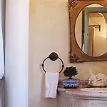 Trocadero Suites
