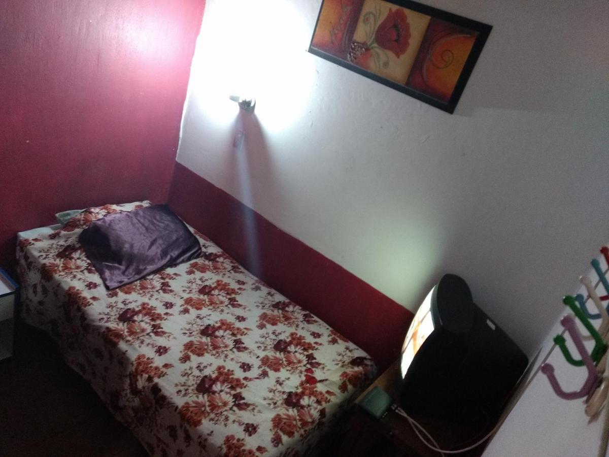 Hostel Casa De Huespedes Libertad *