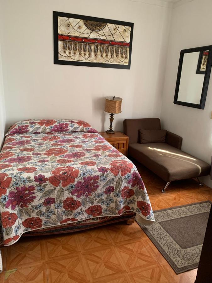 A Cuadra De La Minerva Habitación en casa particular Guadalajara
