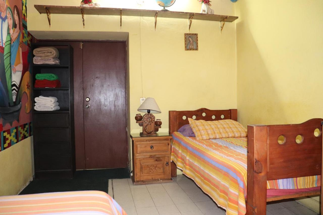 Hostel Casa Zalaoui Guest house Guadalajara