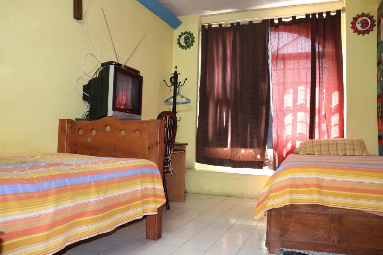 Guest house Hostel Casa Zalaoui Guadalajara