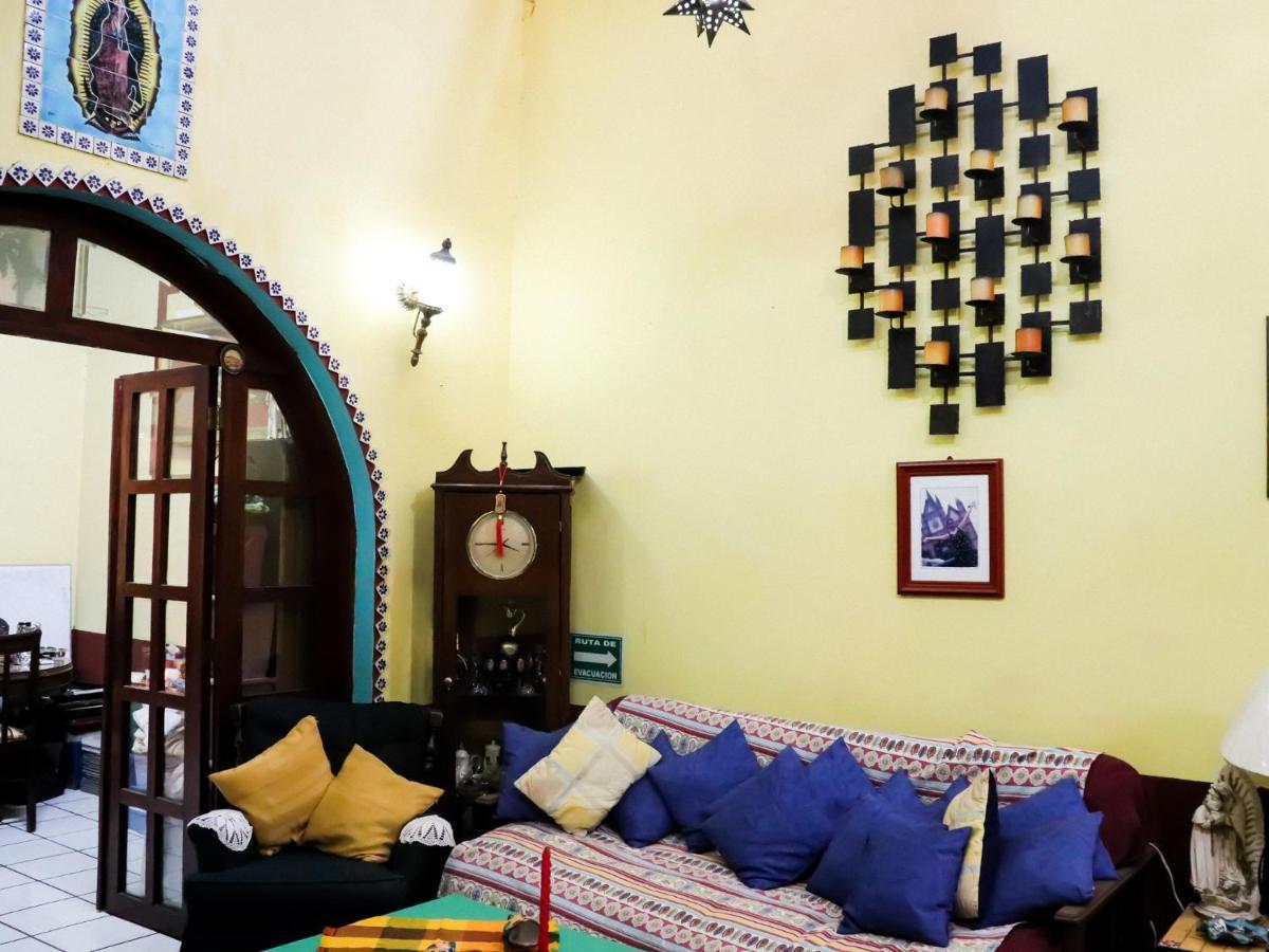 Hostel Casa Zalaoui Guest house Guadalajara
