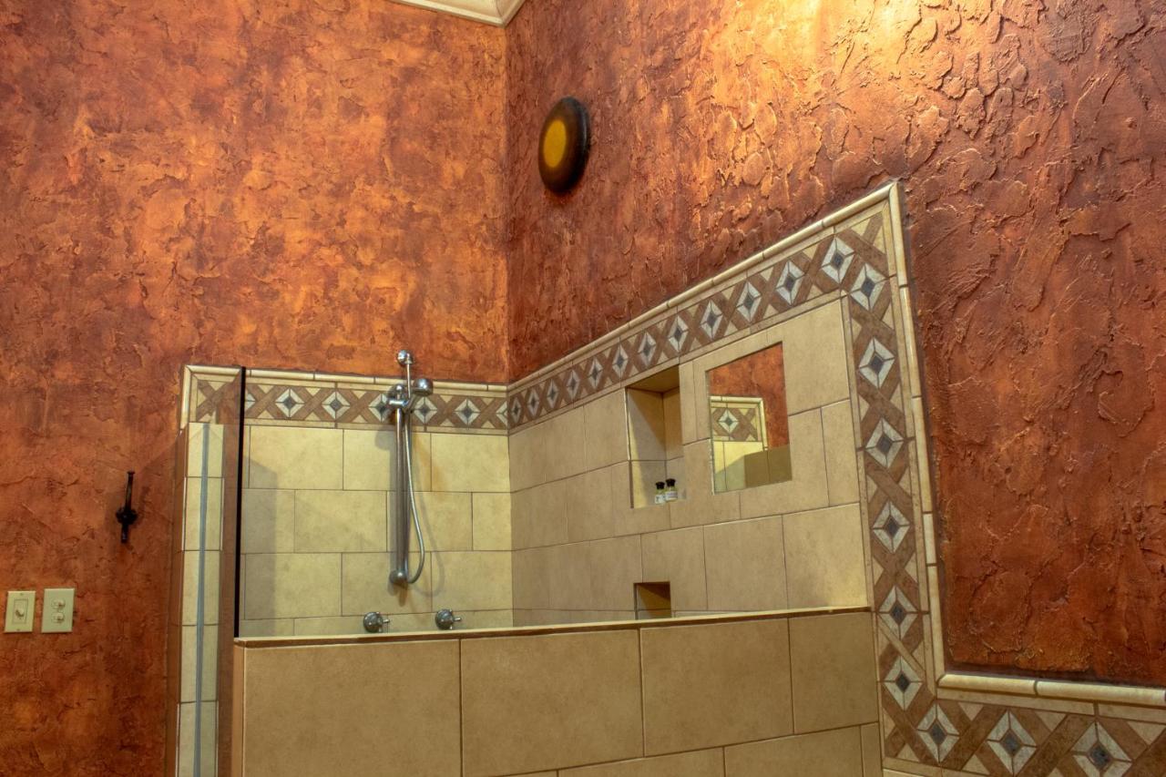 Alebrije Boutique 4*