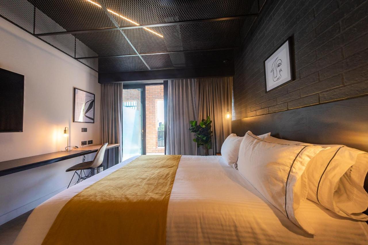 Fulton Business Luxury Hotel 4*