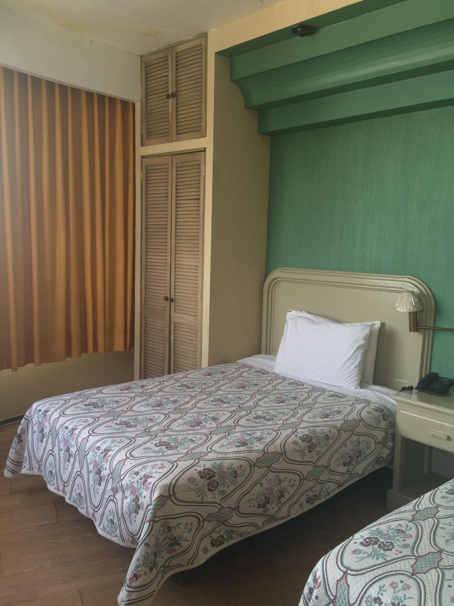 Oyo Nueva Galicia Hotel