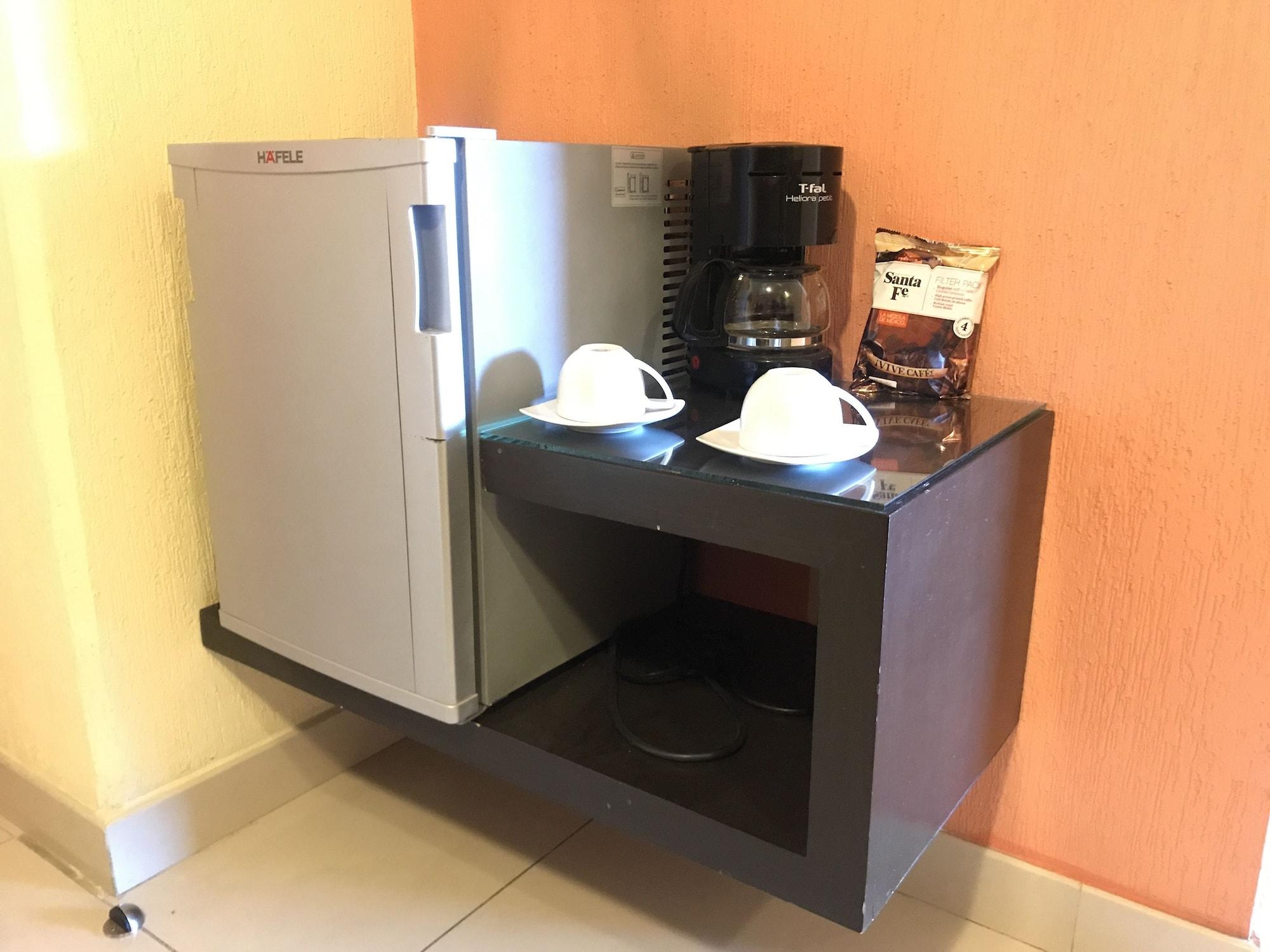 Hostalia Expo & Business Class 4*