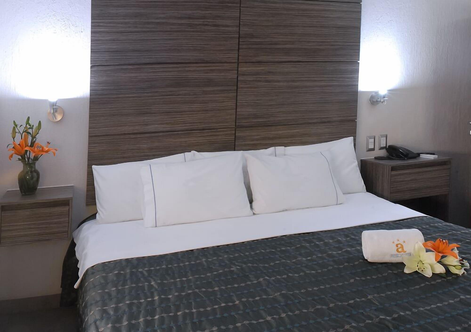 Hotel Expo Abastos 3*