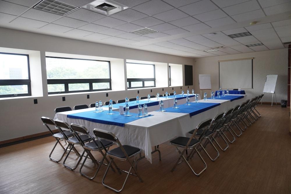 Ibeurohotel Expo 3*
