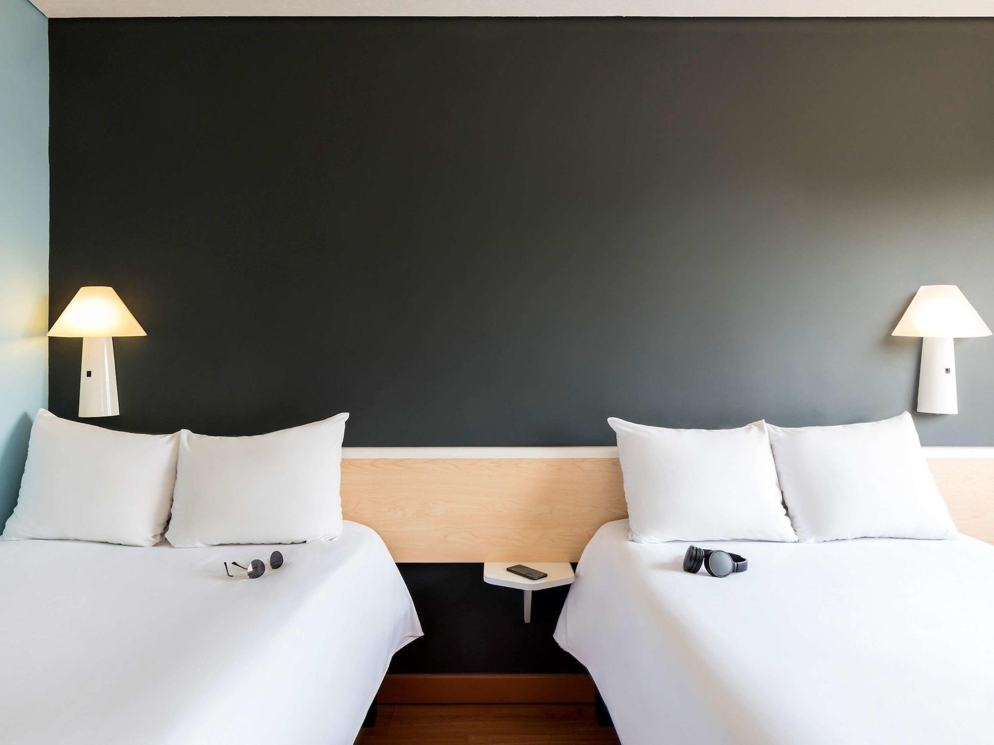 Ibis Expo Hotel 3*