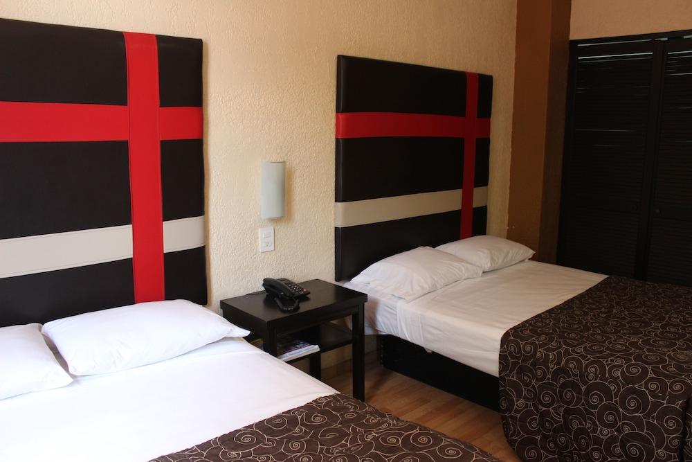Del Parque Hotel 3*