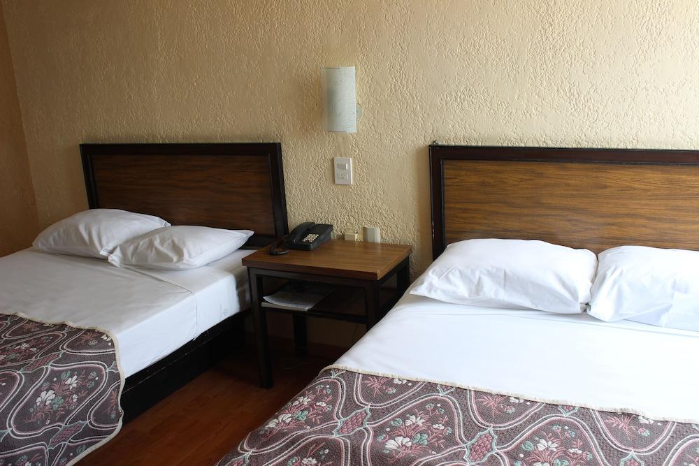 Del Parque Hotel