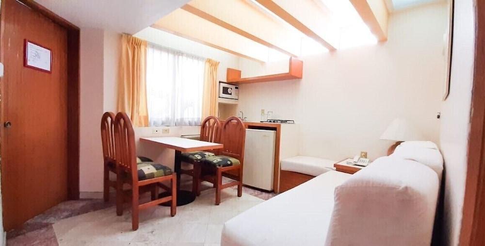 Fuente Del Bosque Hotel