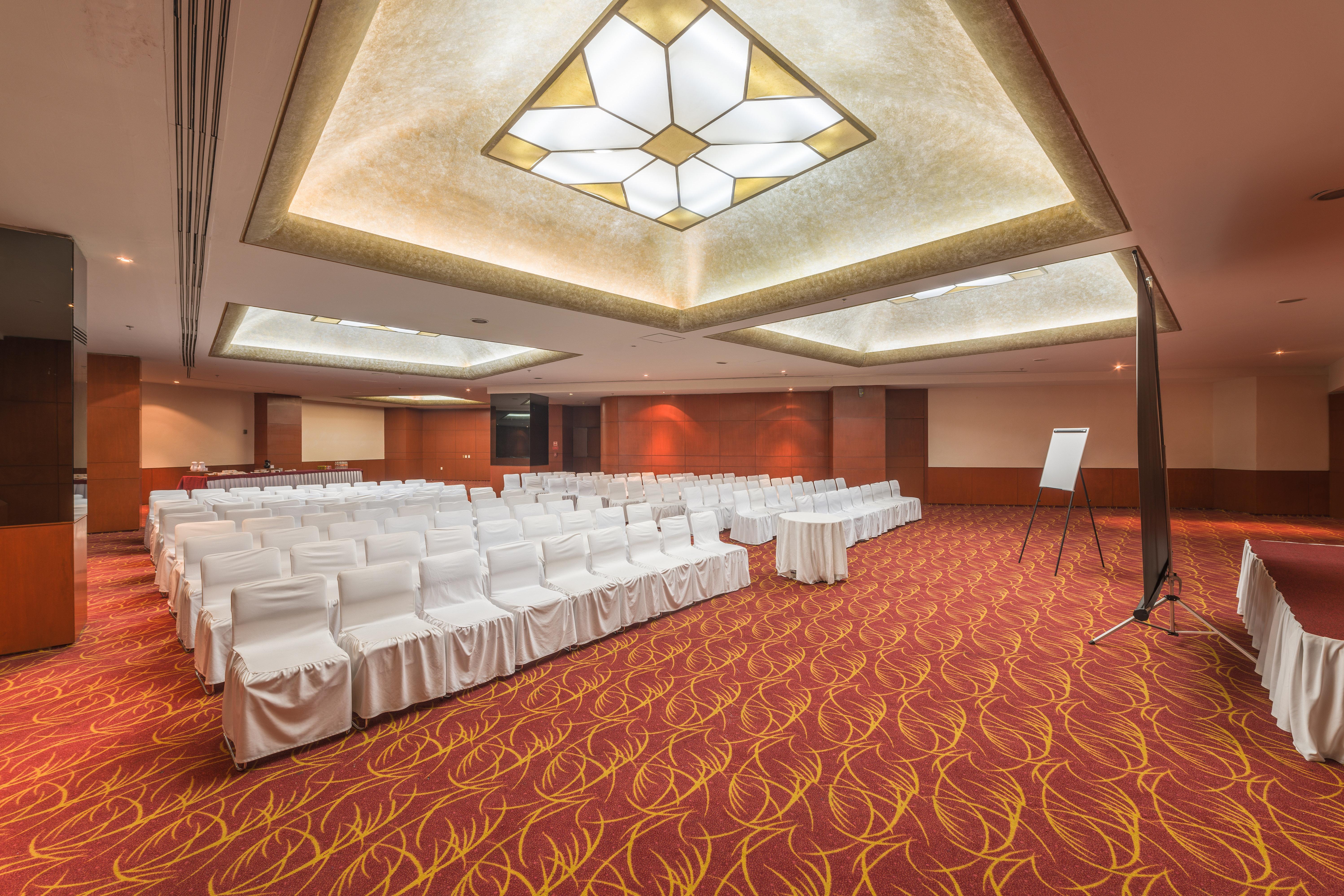 Select By Ihg Hotel 4*