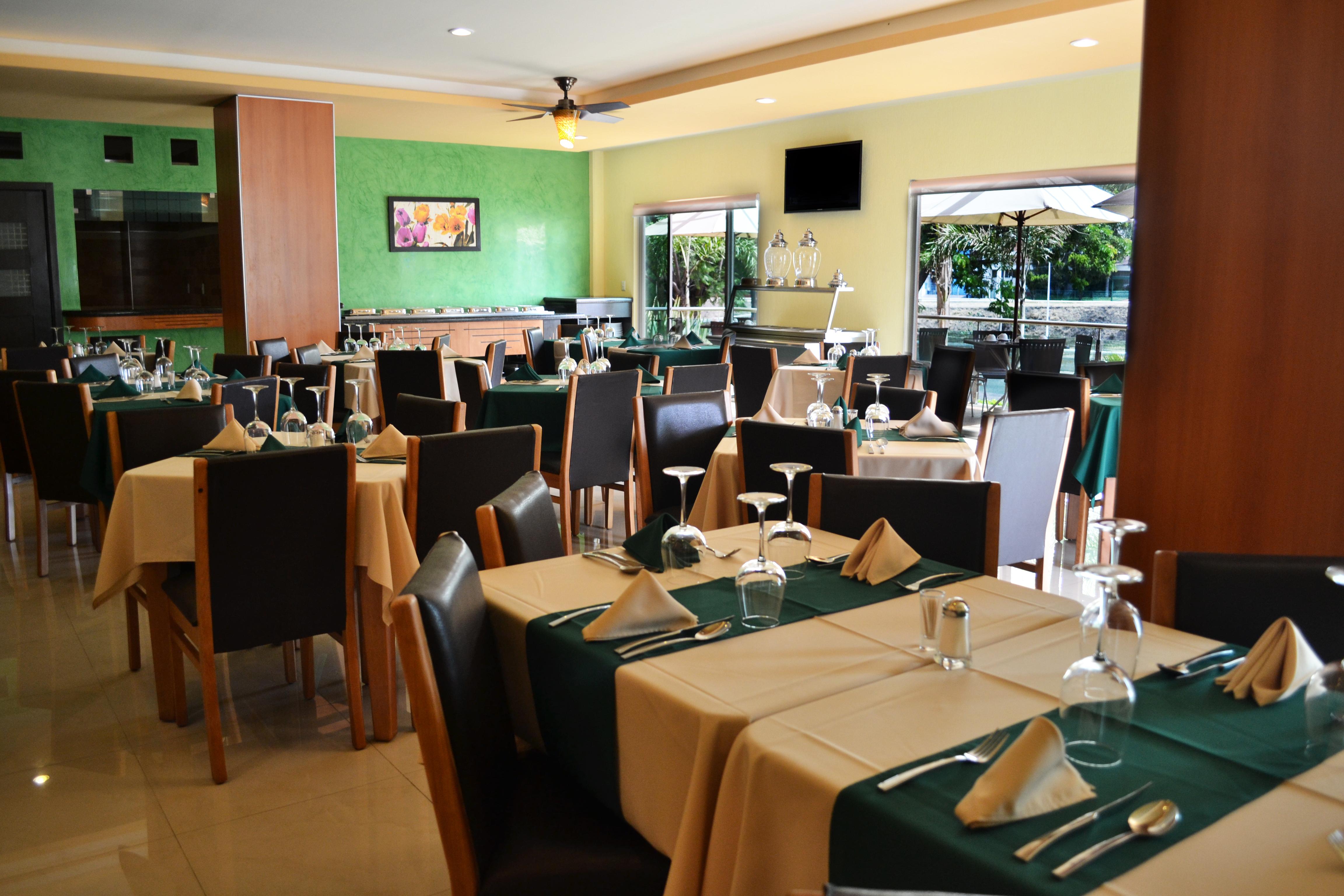 Hostalia Expo & Business Class