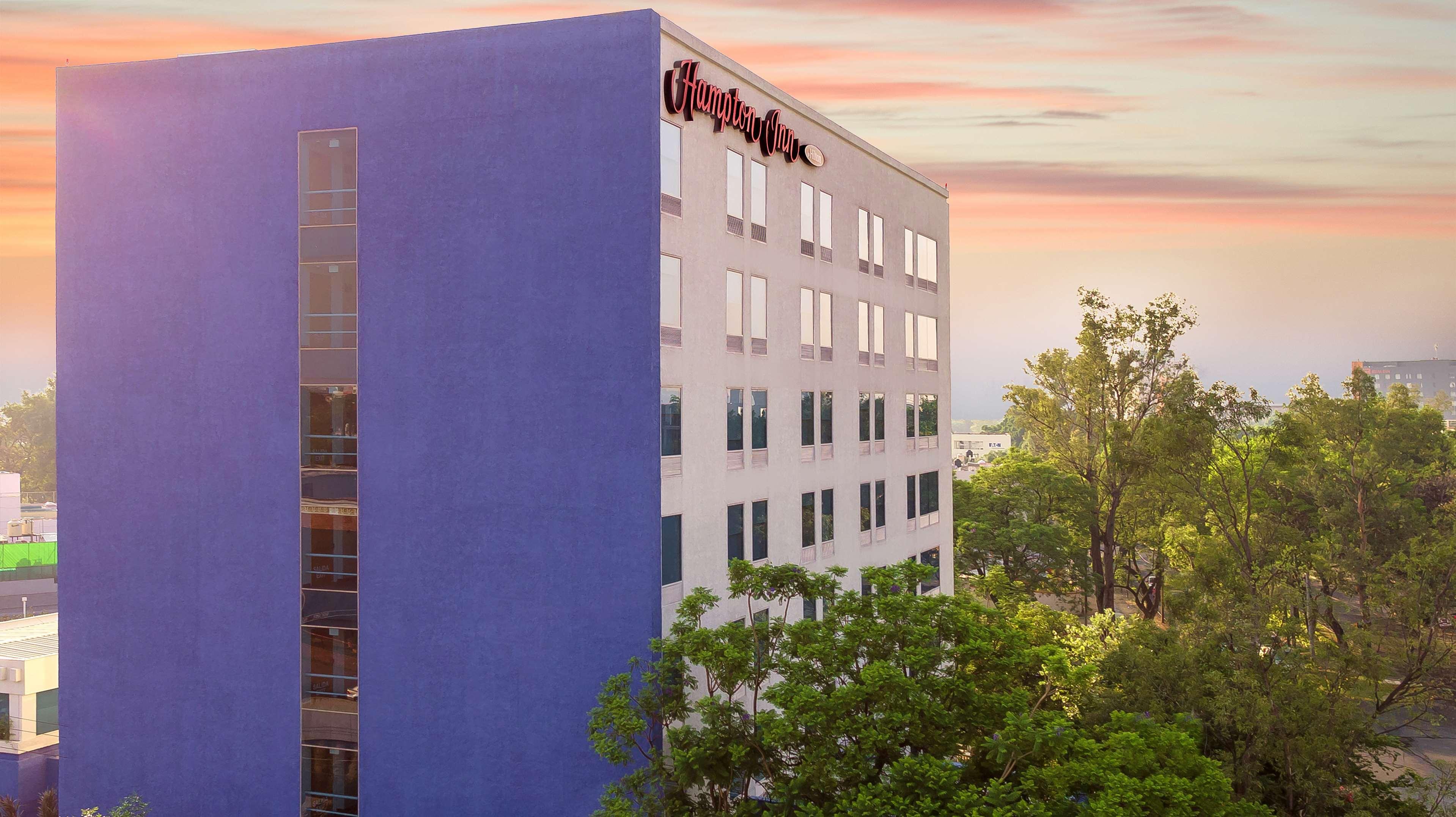 Hampton By Hilton Expo 3*