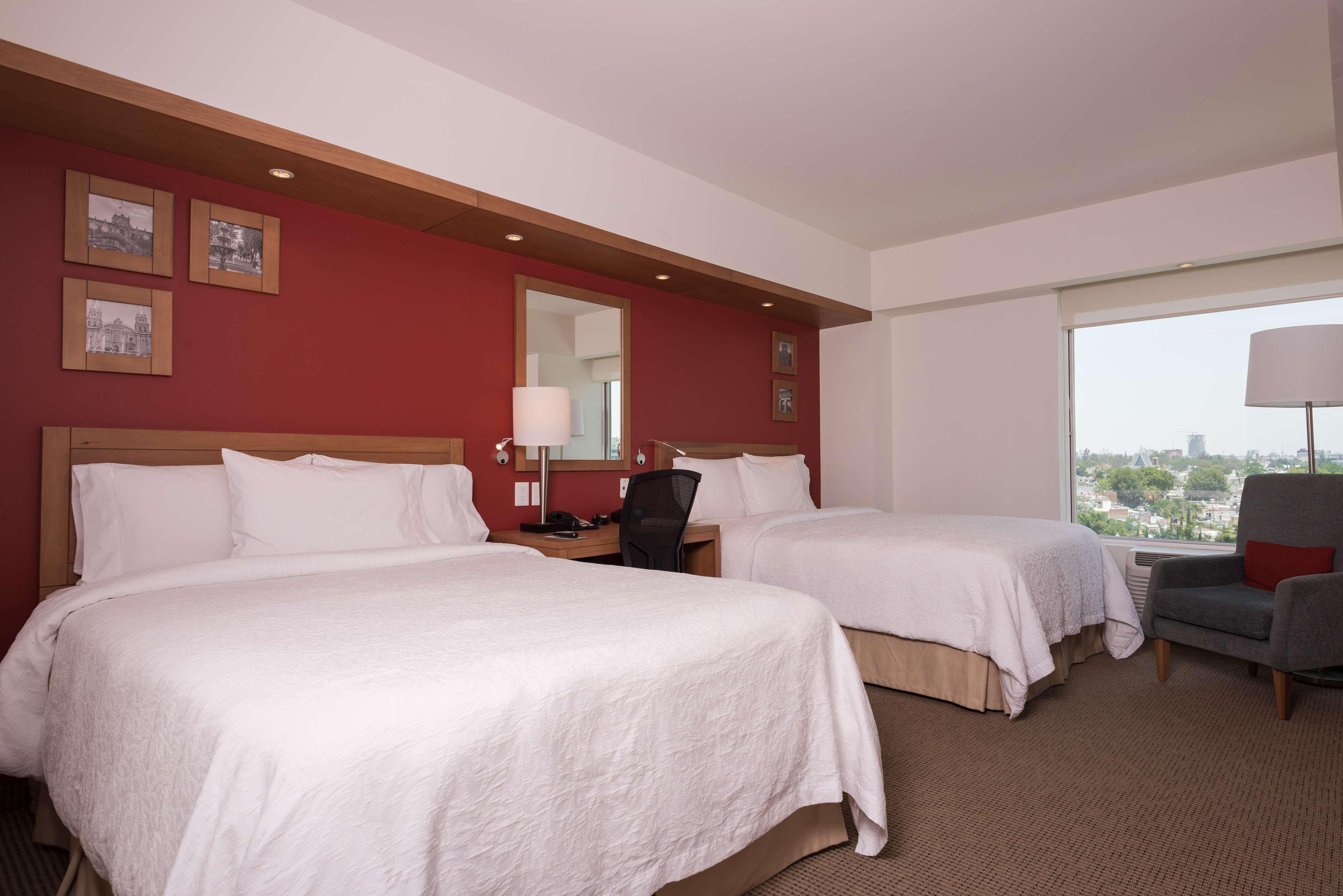 Hampton By Hilton Expo Hotel