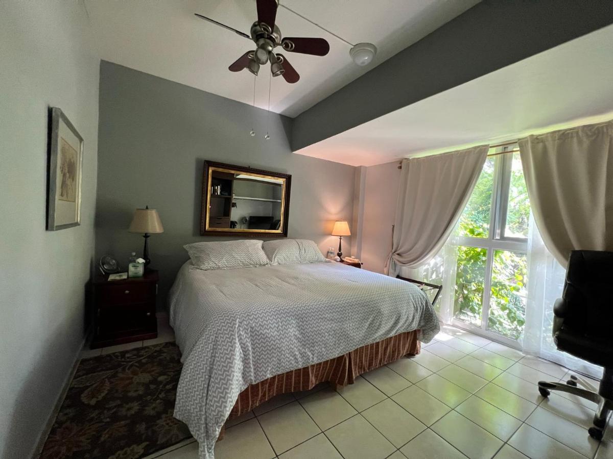 Dickinson Guest House, Guadalajara Expo Guest house 3*