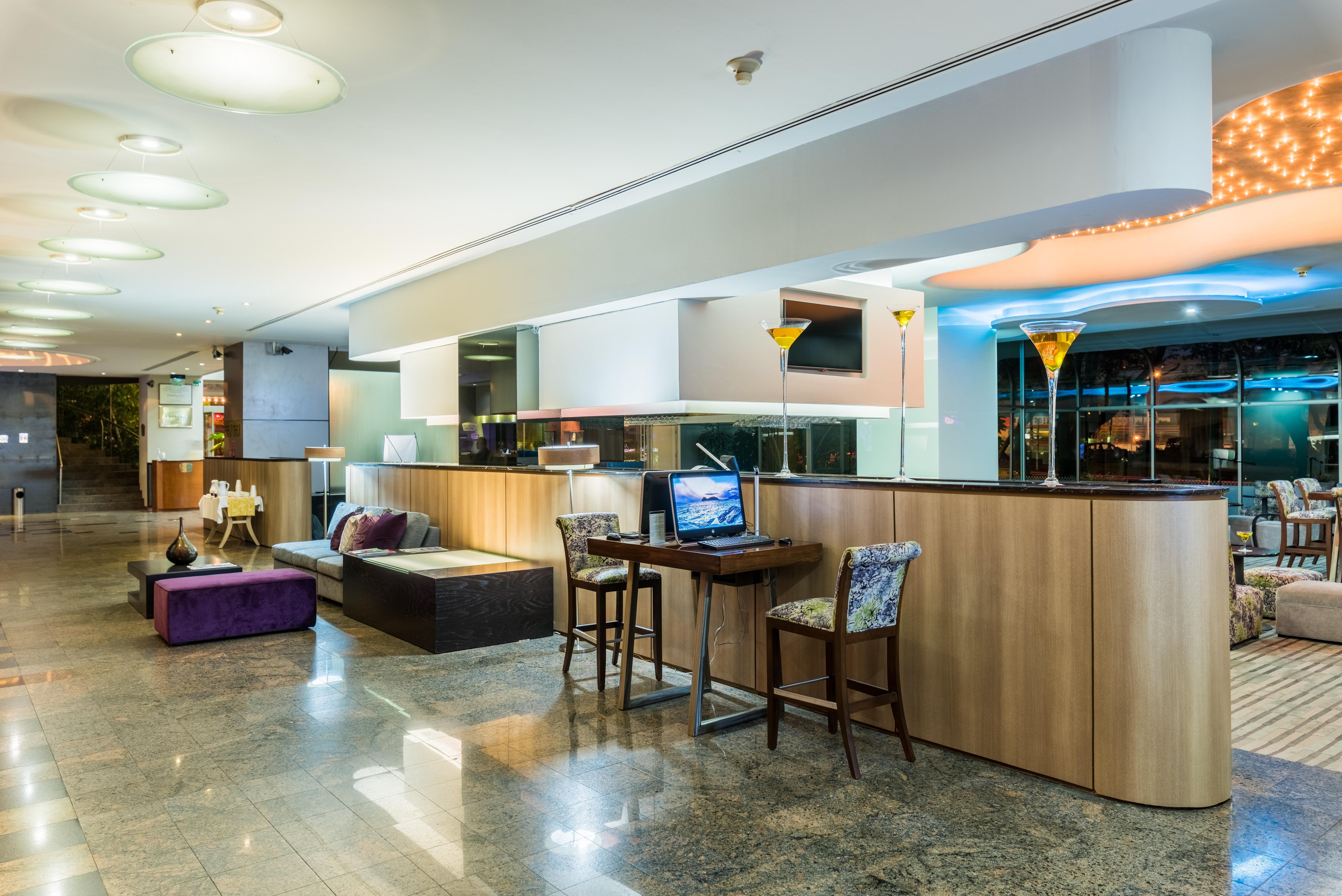 Select By Ihg Hotel 4*