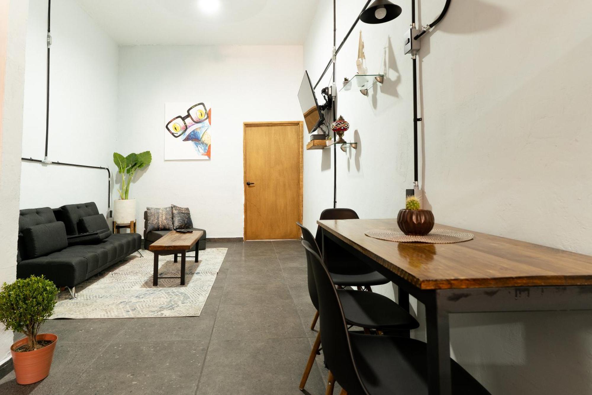 Casa Leo En San Pedro Tlaquepaque. Apartment *