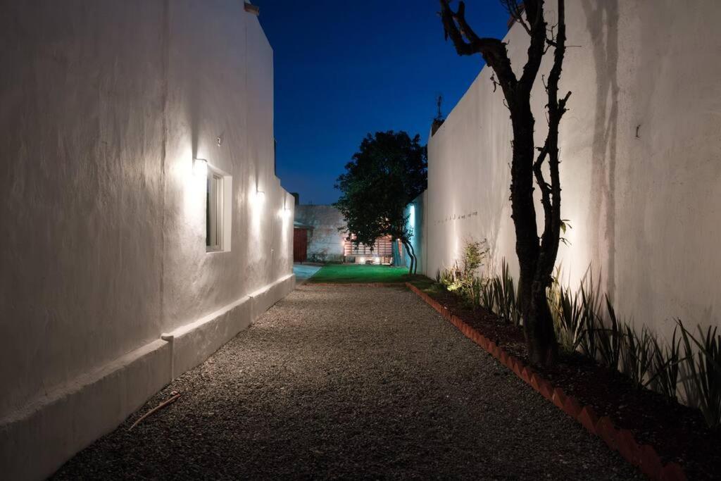 Colomos, 5 Bedroom W/ac King Bed, Backyard & Parking. Apartment *