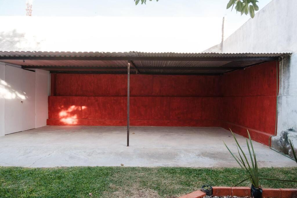 Apartment Colomos, 5 Bedroom W/ac King Bed, Backyard & Parking. Guadalajara