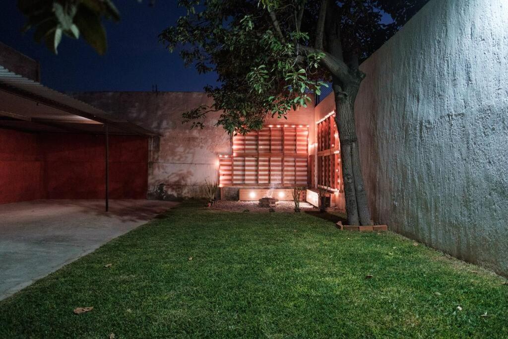 Colomos, 5 Bedroom W/ac King Bed, Backyard & Parking. * Guadalajara