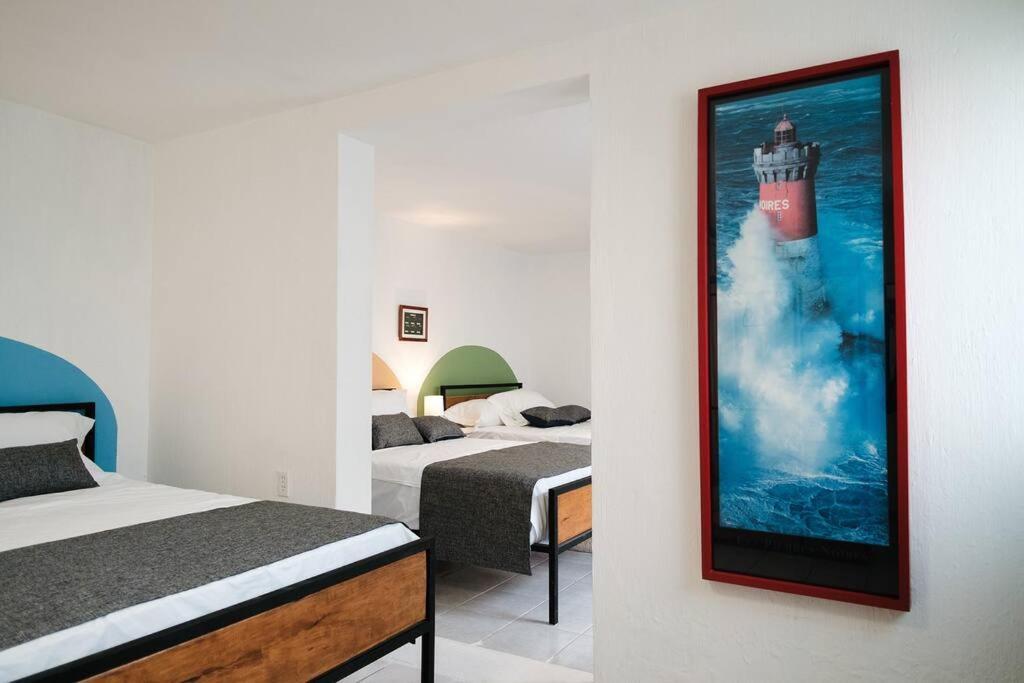 Colomos, 5 Bedroom W/ac King Bed, Backyard & Parking. *