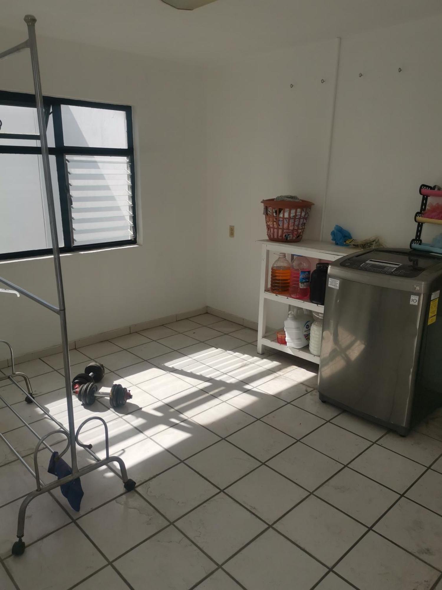 Residencial Tiburon Homestay *