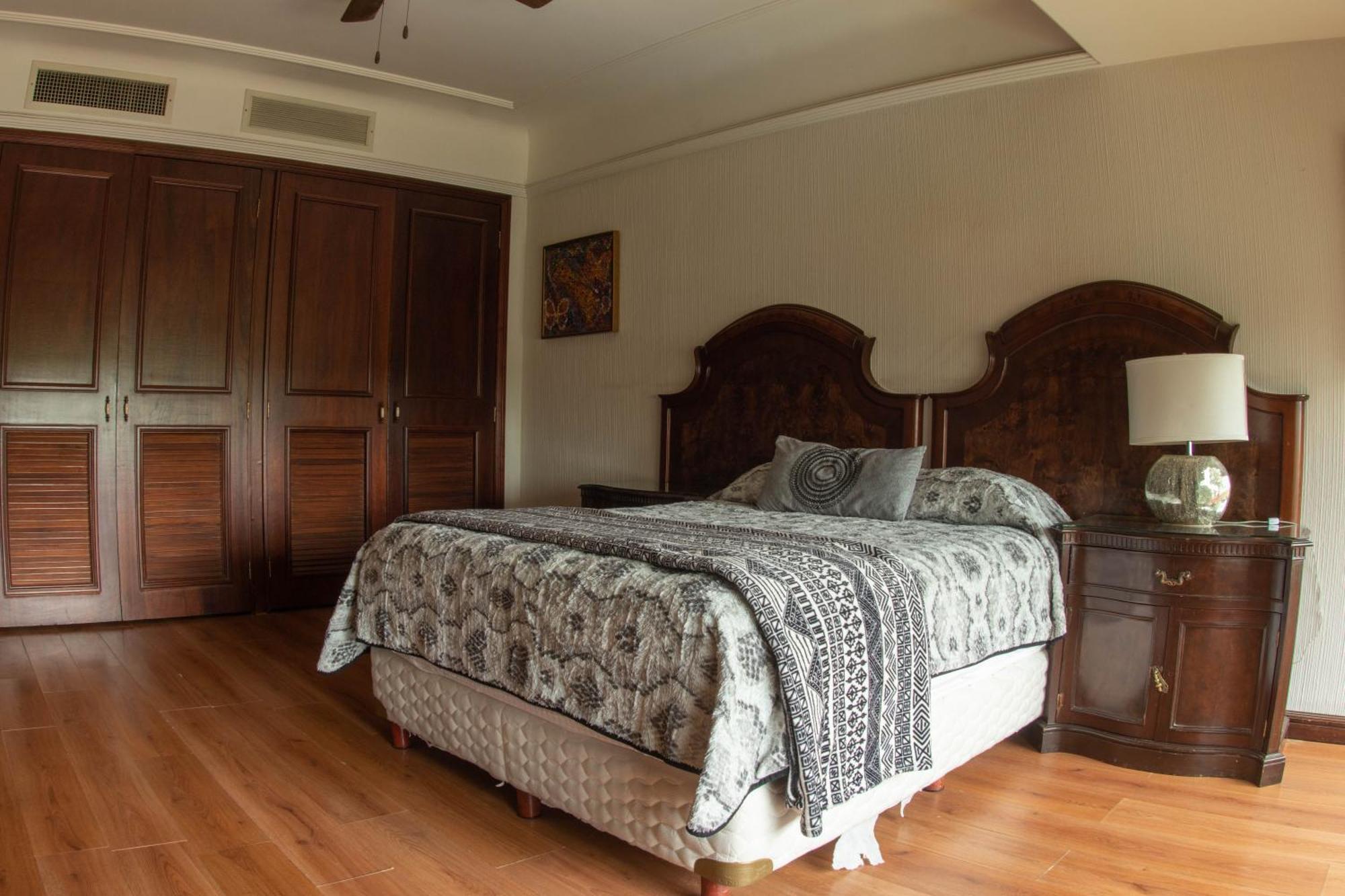 Apartment Penthouse Colomos