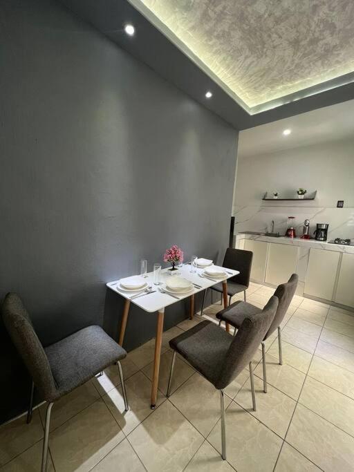 Departamento Por Plaza Terraza Oblatos *