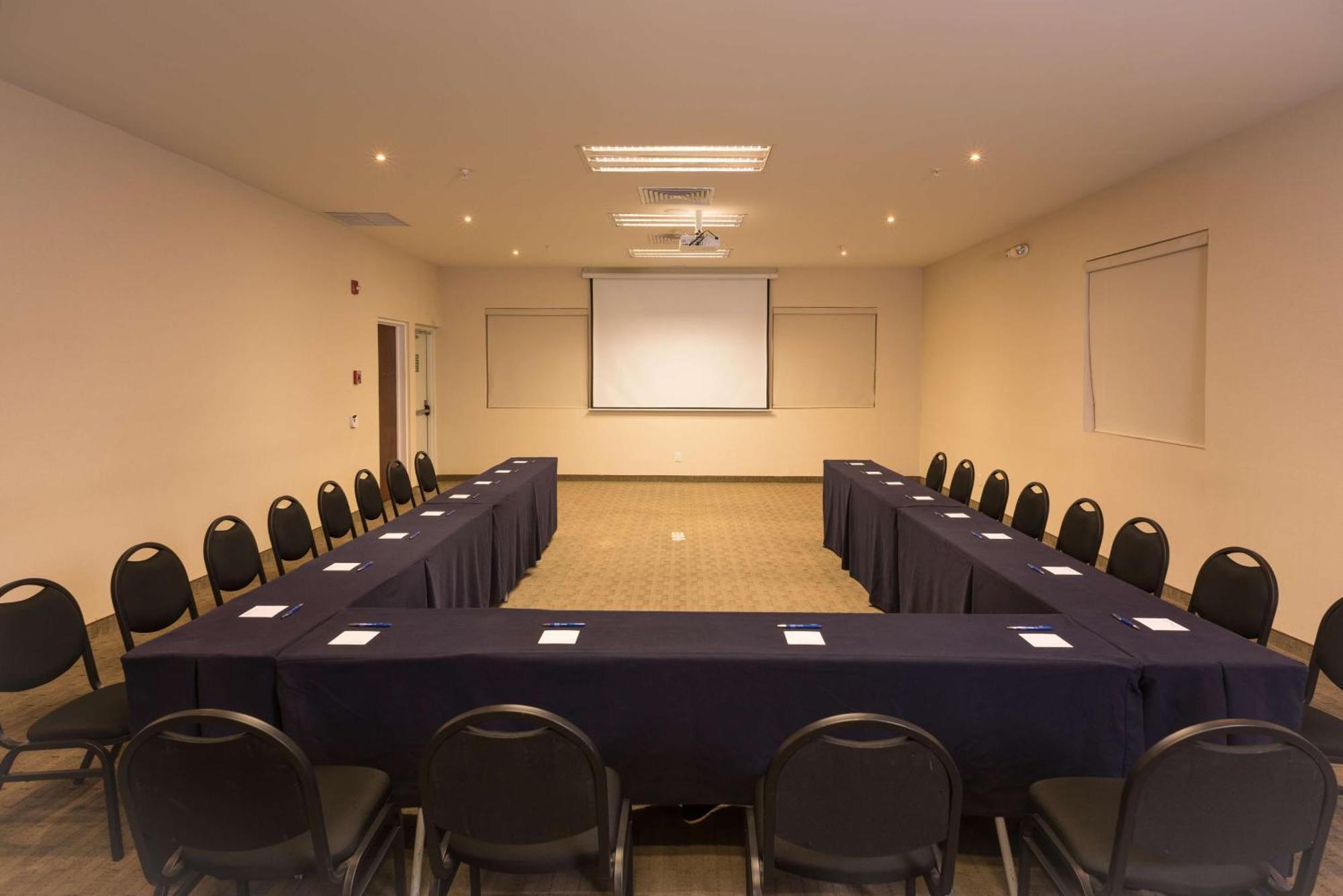 Hampton By Hilton Expo 3* Guadalajara