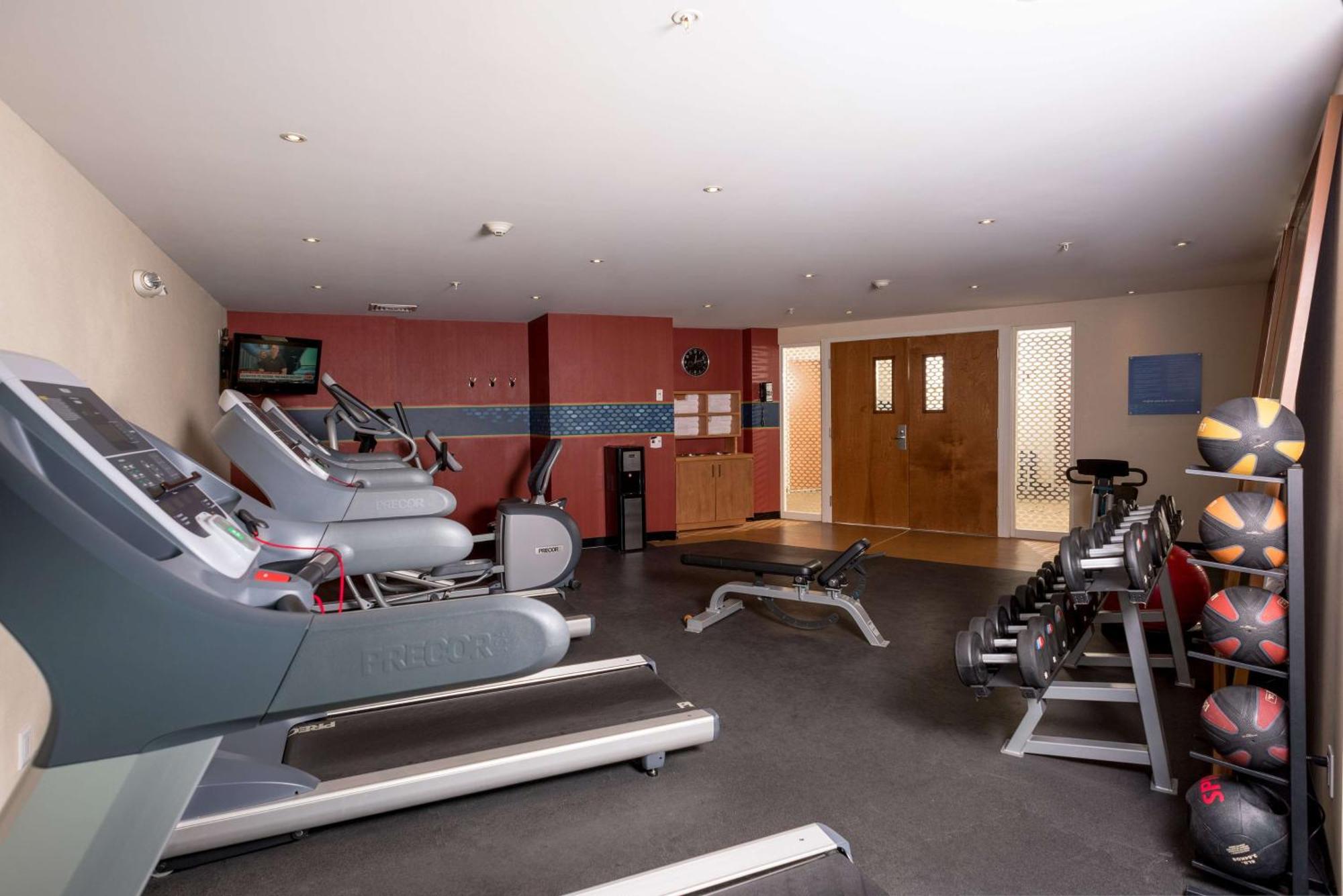 Hampton By Hilton Expo Hotel