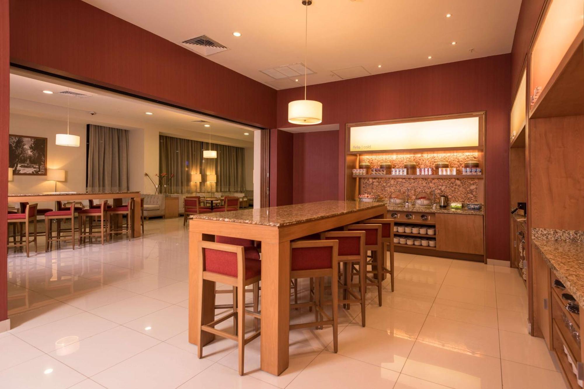 Hampton By Hilton Expo 3* Guadalajara