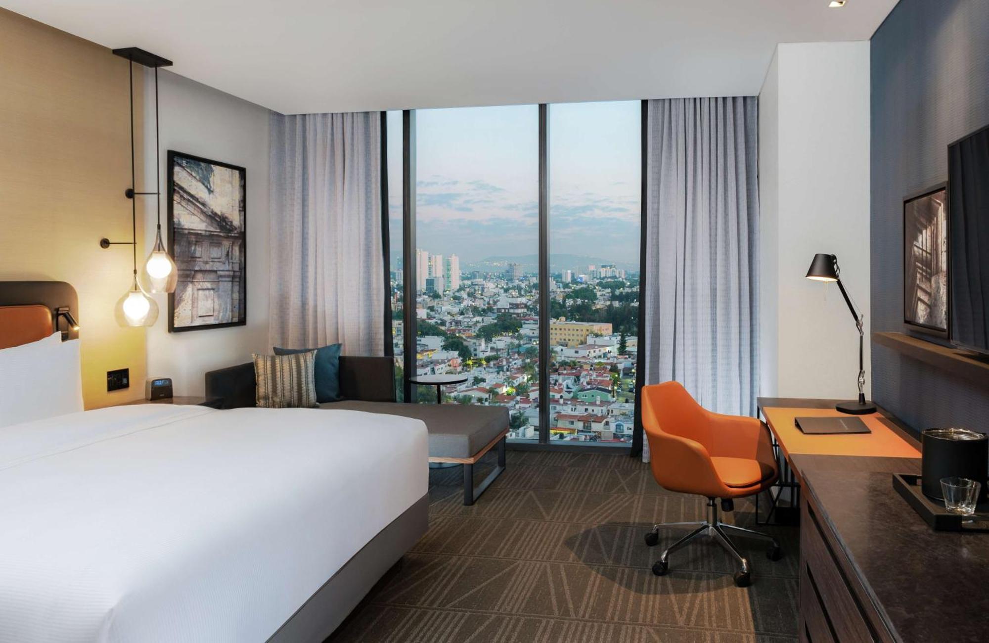 Hilton Midtown 5* Guadalajara